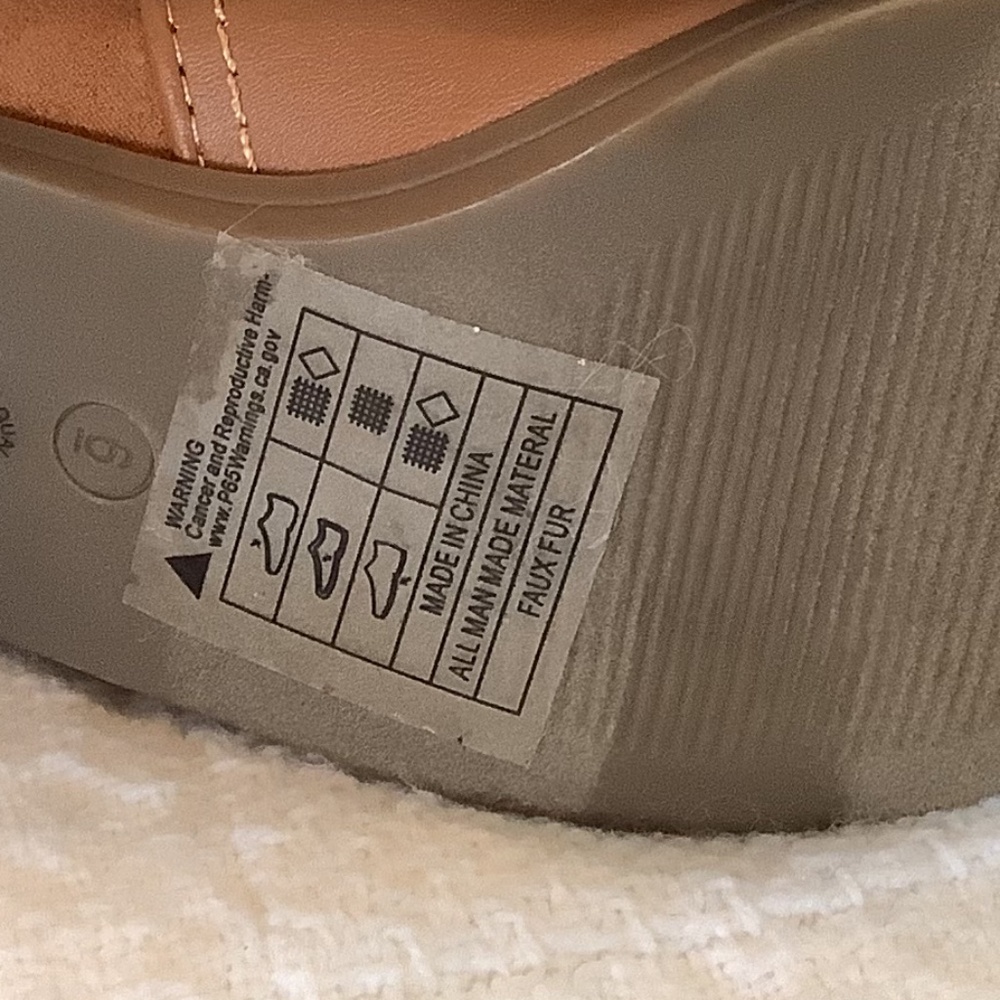 NWOT Liz Claiborne‎ Barrington ankle  booties sz 6 honey memory foam - Picture 11 of 12